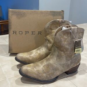 Roper Women’s short booties